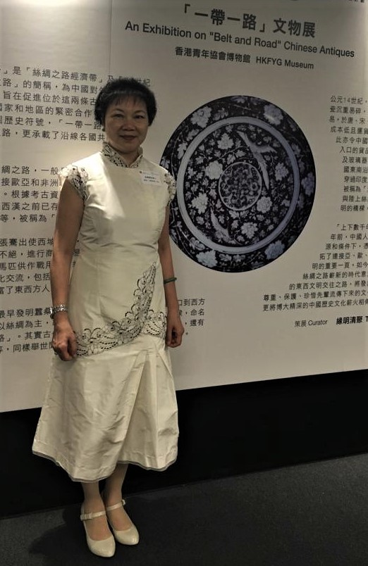 “MISTY WATER COLORED MEMORIES OF THE WAY WE WERE” ——FORMER SINGER AND PRESENT ANTIQUE EXPERT LISA CHUNG LAI SEUNG TALKED ABOUT HONG KONG MUSIC SCENE IN THE 60S