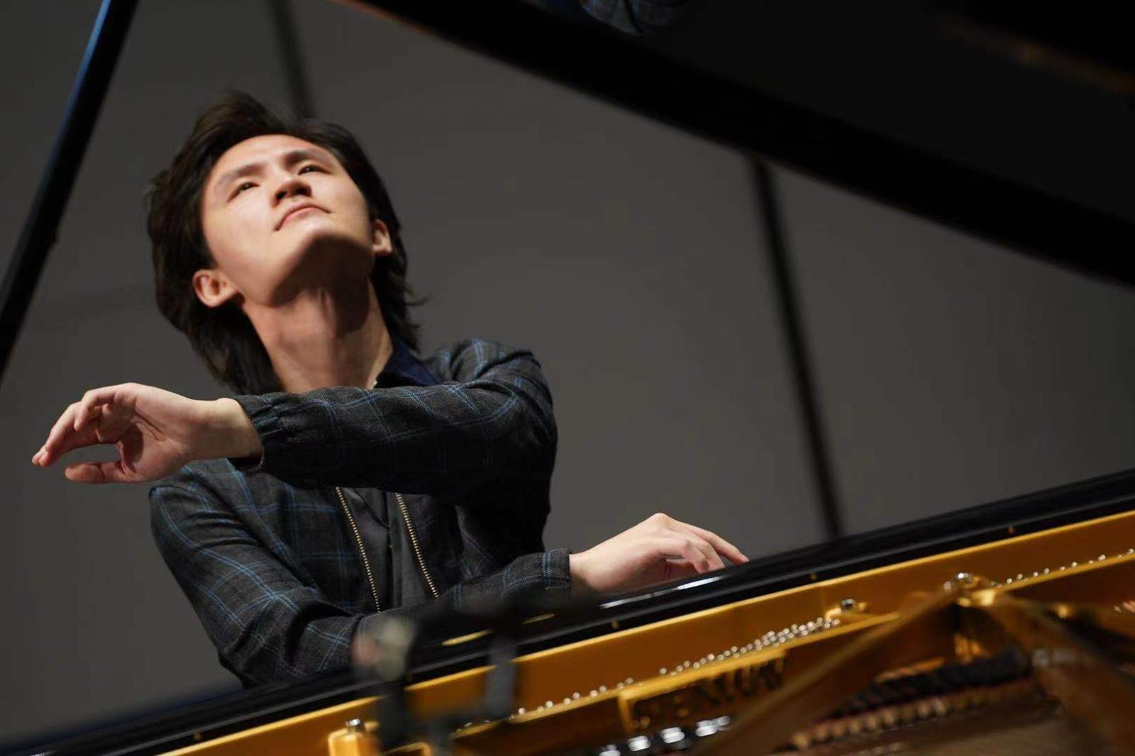 Basking In The Applause And Bows Of Thousands, The Reality Of Life Of Niu Niu—The World’s Gifted Pianist Of His Generation