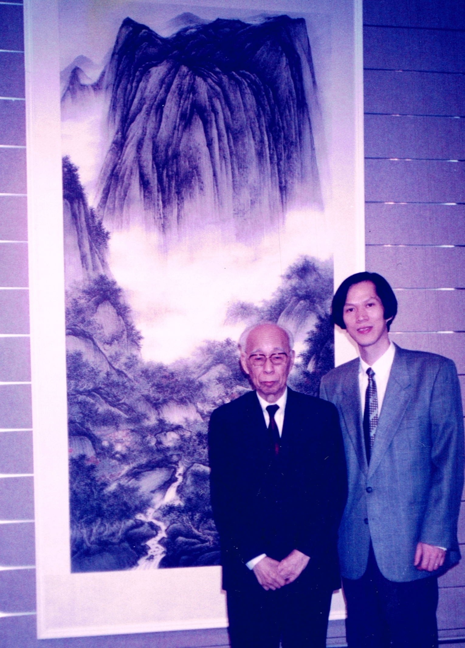 What Is Chinese Ink Painting? Why Are Artist Ink Paintbrushes Soft? What Is The Monumental Success Of ‘New Ink Painting Movement’ In Hong Kong?—Explained By Master Hung Hoi (熊海)