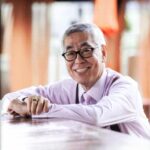 「打不死頑童」奇人蔡和平：歡樂今宵監製、華娛老闆、添好運股東、AI餐廳創辦人、石泥藝術家